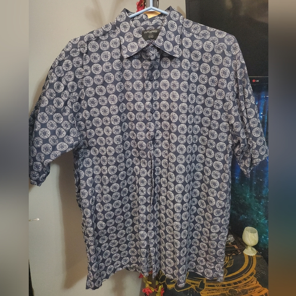 Blue and White Pattern Enterprise Button T-Shirt Size Large